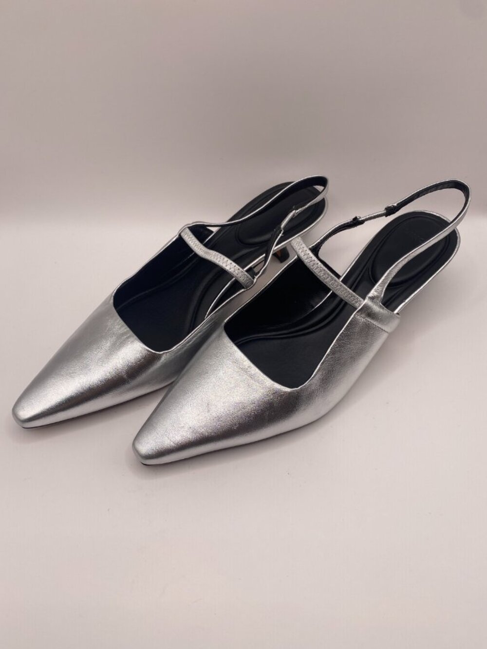 Vince Women's Venice Kitten Pointy Silver  Slingbacks  Pum Heels Sz 9